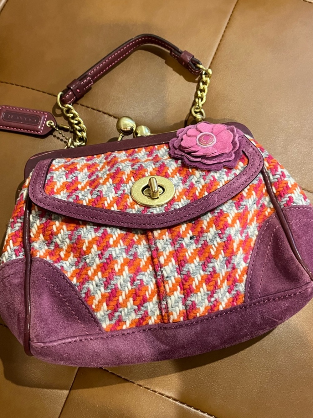 COACH Vintage Houndstooth Tweed & Suede Mini Kisslock Bag - Picture 10 of 11